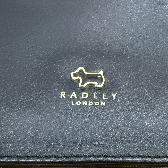 Radley London Crossbody Black Leather Pockets Zip top Bag great organization - Picture 2 of 14